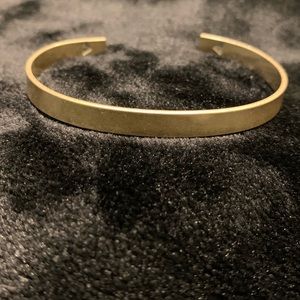 🌟 Gold cuff bracelet